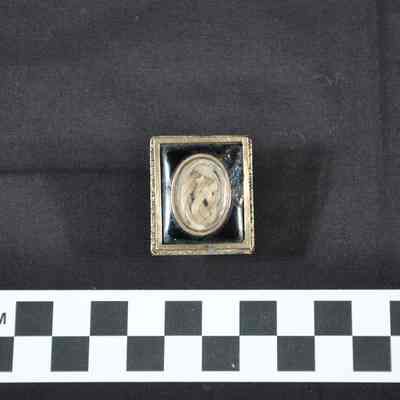 Rectangular mourning brooch