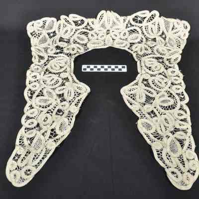 embroidered lady's collar