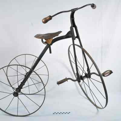 Iron tricycle with wooden grips