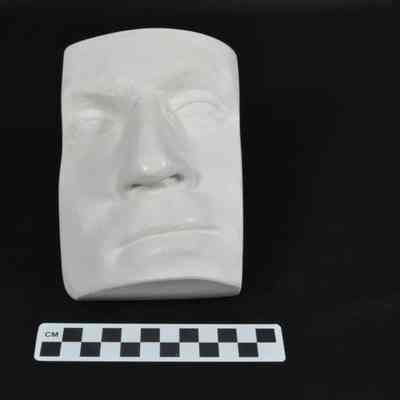 Partial bust showing the face of George Washington