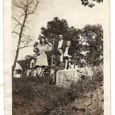 Mrs. Morton, Fred Morton, Laura Ellen Lewis, and unknown, undated: IMG2025.026.001 (42)