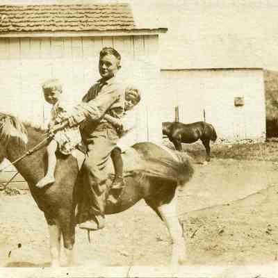 Howard, Horace, John ("Bud"), & Mary Gardner