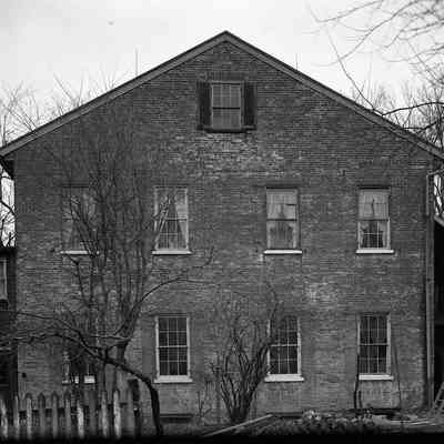 Happy Retreat or Mordington: Origformat: Other