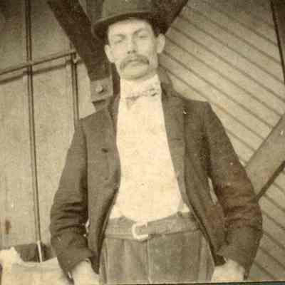 Man in Derby hat, 1900