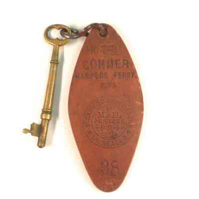 Hotel Conner key and tag