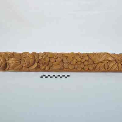 Wood carving of blossoms