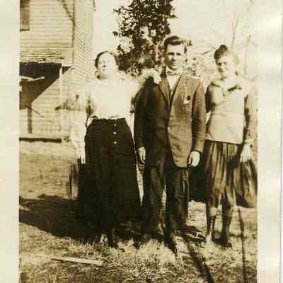 Daisy Gardner, Herman Swartz, and Jane Gardner, 1919