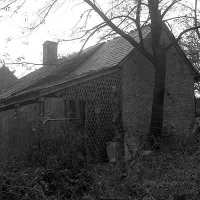 Happy Retreat or Mordington: Origformat: Other