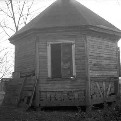 Happy Retreat or Mordington: Origformat: Other