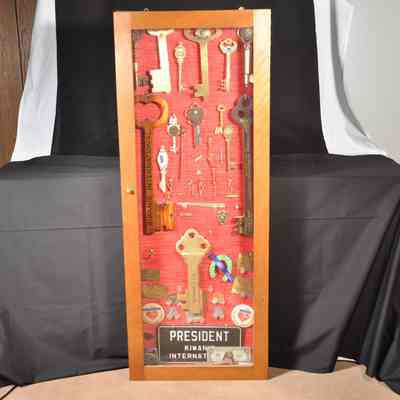 Kiwanis International meeting keys and other memorabilia