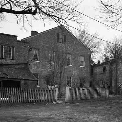 Happy Retreat or Mordington: Origformat: Other