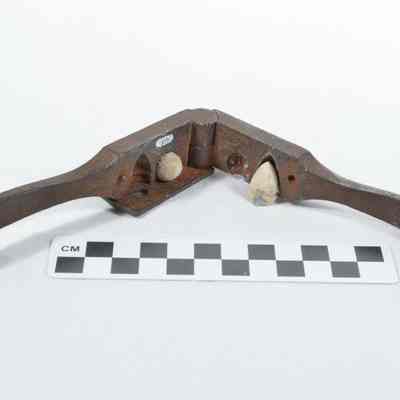 Iron mold with one mold for balls and one for minie bullets