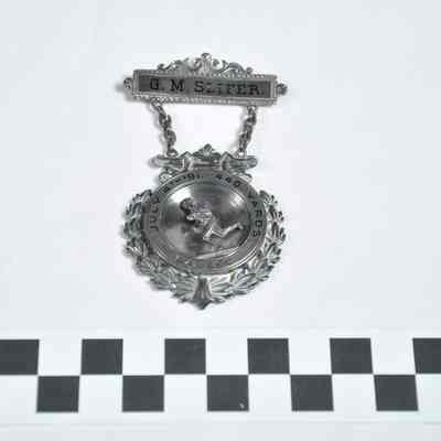 440 yard run medal