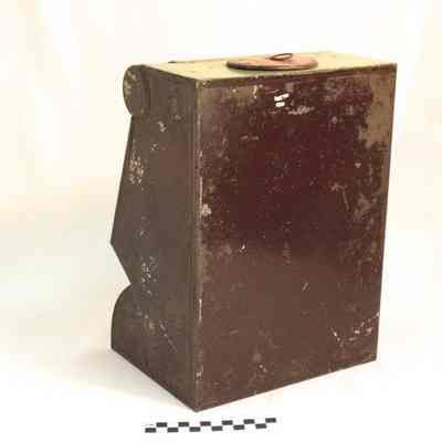 Decorated tin canister for spices