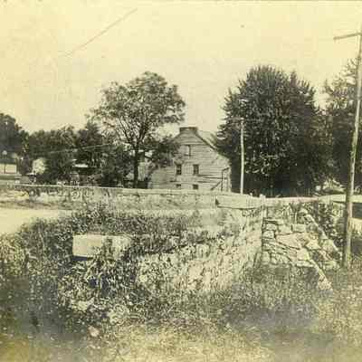 Holl's Tavern