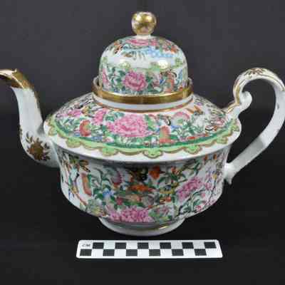 Chinese export teapot