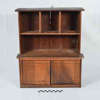 Toy cabinet