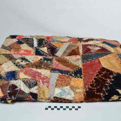 Friendship quilt with crazy-quilt pattern