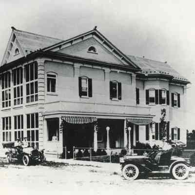 Goetz House or M. T. Strider Funeral Home