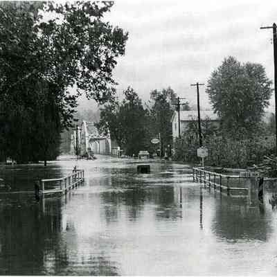 Flooding at Shenandoah River Bridge