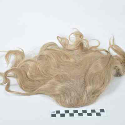 Blonde hair piece