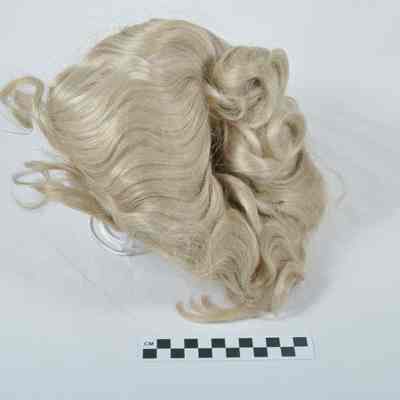 Blonde wig