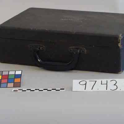 1997.43.01 box view