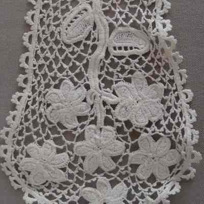 Lace fragment