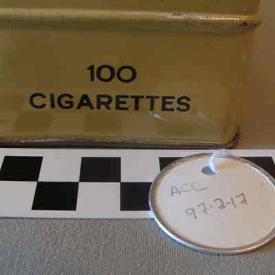 Cigarette box