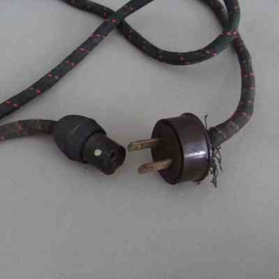 2005.13.01b plugs