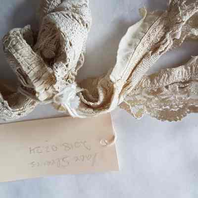 Lace sleeves for woman's blouse