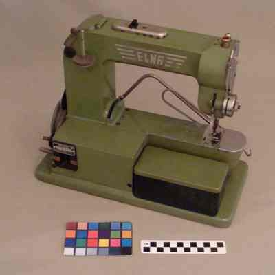 2008.25.01 sewing machine main view