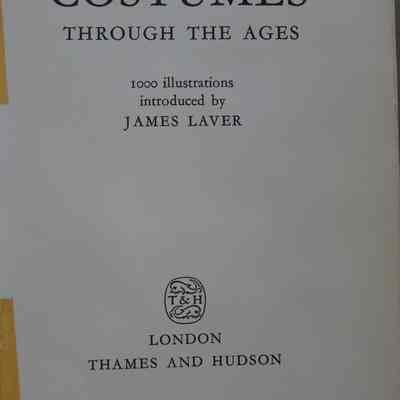 Costumes through the ages : 1000 illustrations / introduced by James Laver.