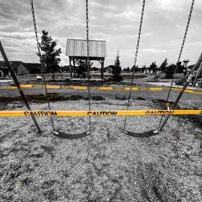 Closed Swingset