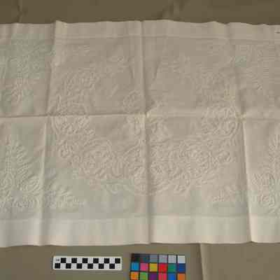 Table scarf