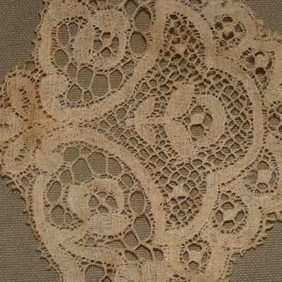 2008.31.68 a,b detail view