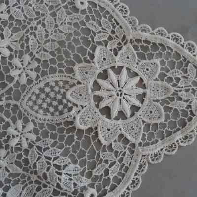 Lace Collar