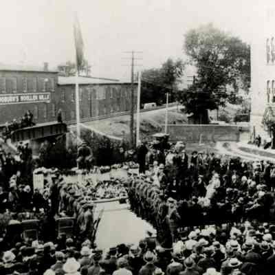 Unveiling and Dedication of Almonte War Memorial / The Volunteer