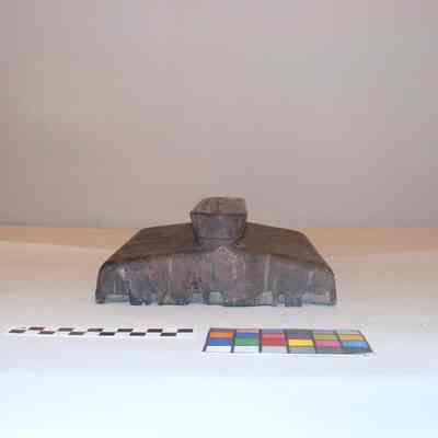 E2010.01.01 (Handle; end view)
