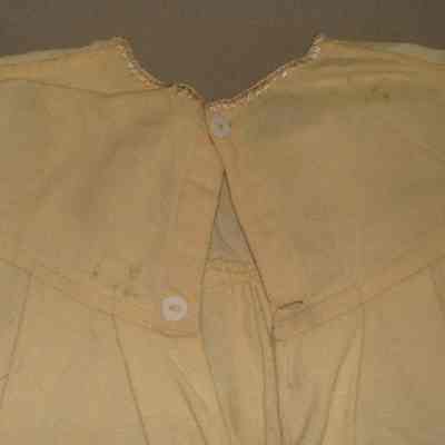 2007.27.01 button view