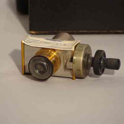 Miniature Magnifying Device