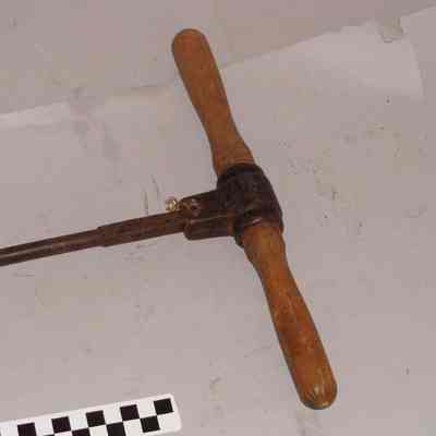 1994.01.01 e (handle view)