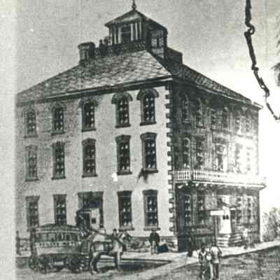 Photograph of Reilly's Hotel