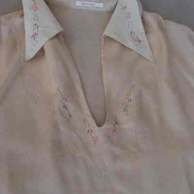 2005.31.24 neckline