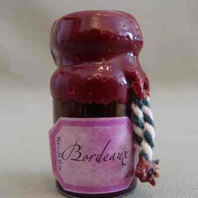 Ink bottle