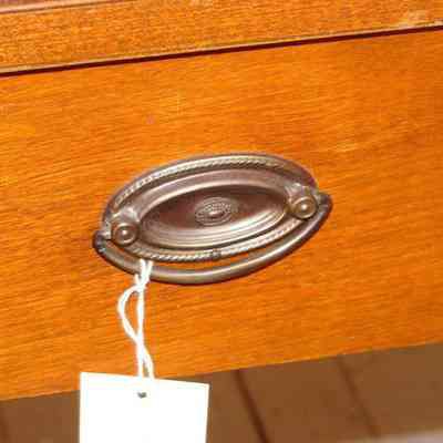 2007.46.01    handle view