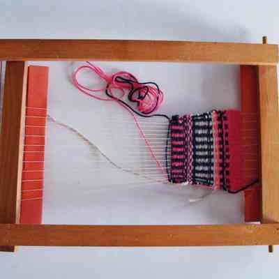 Bottom of hand loom