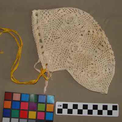 Lace bonnet
