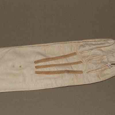 2008.33.07.01 glove view