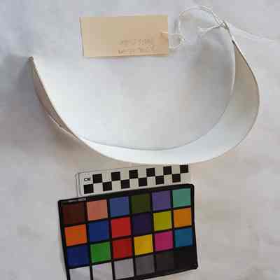 Men's shirt collar